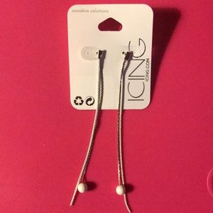 Dangling Icing earrings